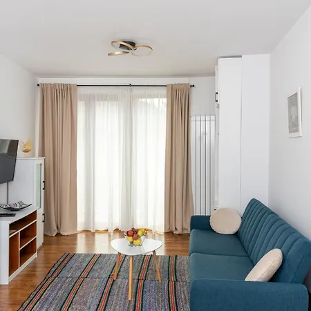 House Ema 2 Апартаменты *